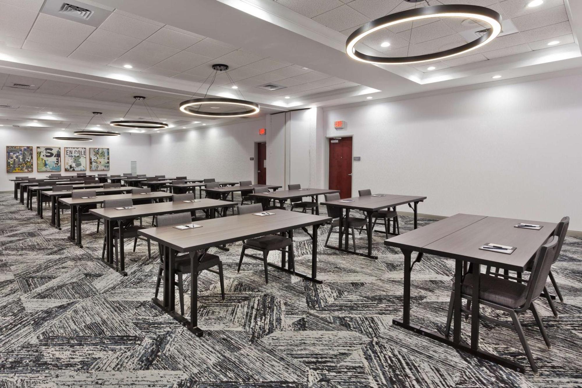 Doubletree By Hilton Dothan, Al Exterior photo