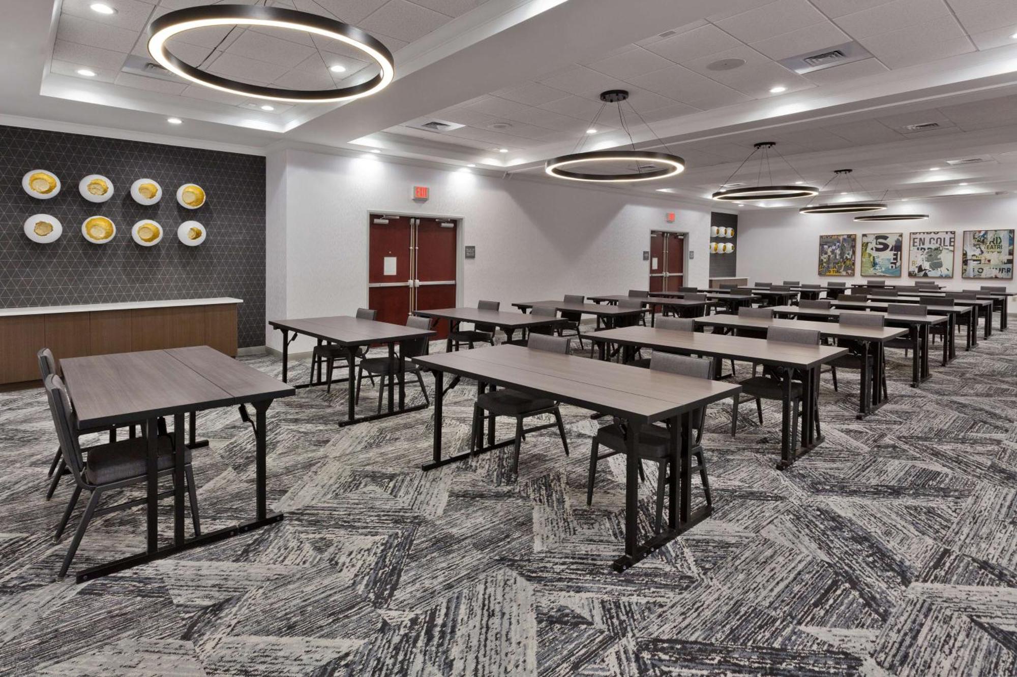 Doubletree By Hilton Dothan, Al Exterior photo